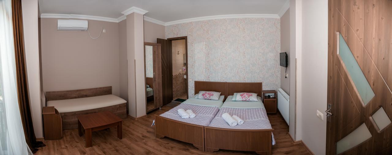 Irakli Guest House Makhinjauri Exteriör bild