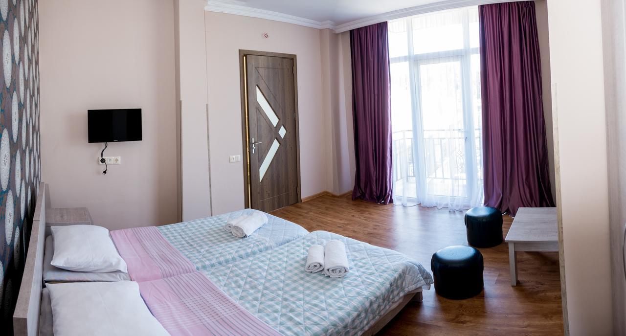 Irakli Guest House Makhinjauri Exteriör bild